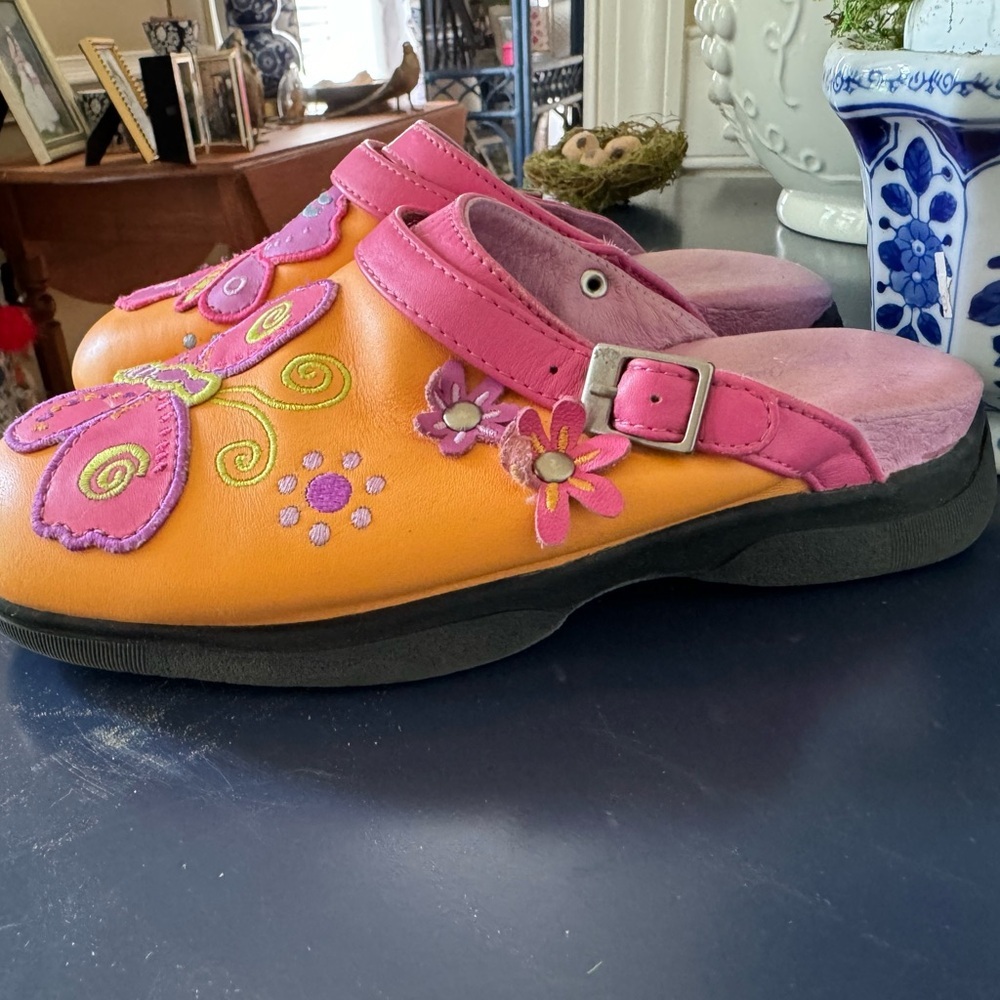 HANNA ANDERSSON colorful butterfly leather girl’s clogs-European size 36 - Picture 2 of 8